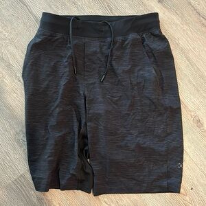 Lululemon The short 9”
